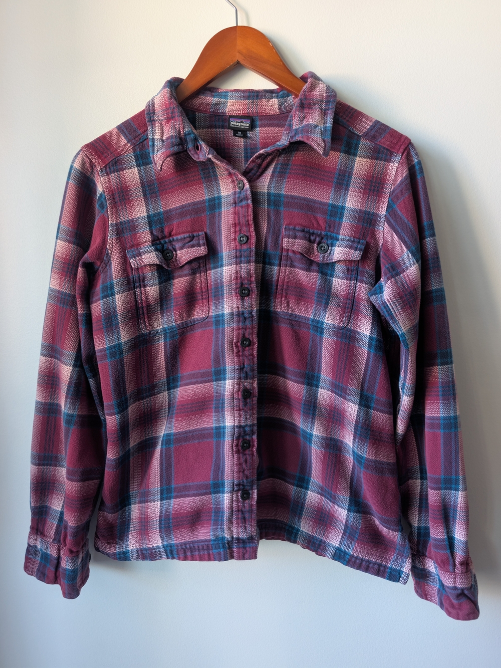 Patagonia Organic Cotton Plaid Button-Up Shirt – Size 10